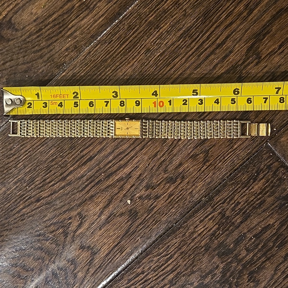 Seiko Gold Rectangular Watch - image 5